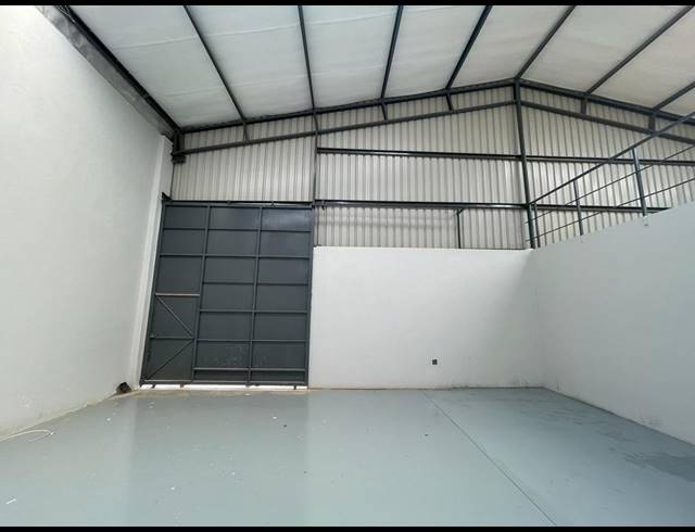 1,094M² WAREHOUSE TO LET IN COSMO BUSINESS PARK